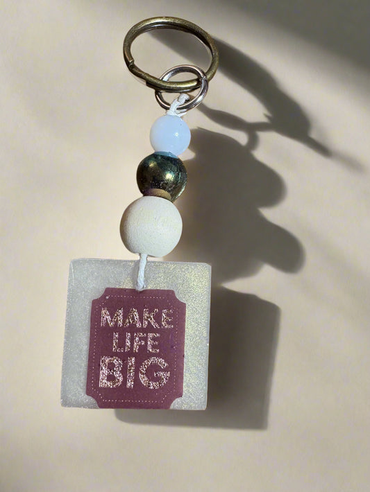 Movtivational Resin Keychain With Beads